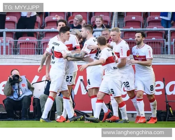 数据揭示：欧冠本赛季表现起伏不定