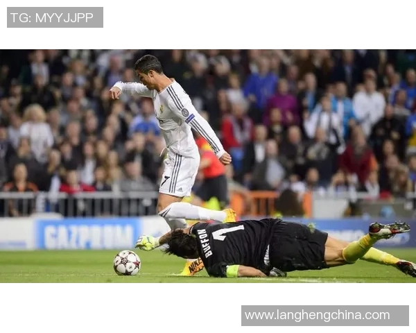 突发！维尼修斯宣布将离队，球迷不舍告别